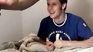 Twink Toes - Hot Twins Worship Feet & Bodies In Bath And Bed