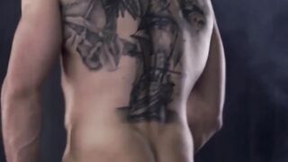 Muscle Stud Chunks Up His Thick Dick For A Hot Solo Jack-Off Session