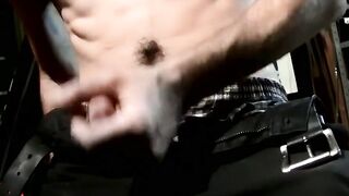 Mechanics Work Break: Solo Masturbation & Big Load