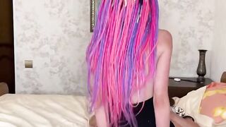 Electro-Pop Dance Party Gal Gives Mindblowing Head In Pov