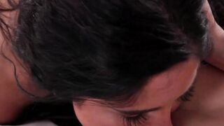 Glasses-Wearing Bombshell Loves to Suck - Erotic Blowjob & Facial