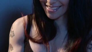 Berettas-Bedroom-Fuckfest": A Threesome Adventure With Transgender Model Berretta James And Ts Foxxy