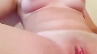 Hot MILF Lives Cam - Sexy Brunette Mom Shows Off Her Body & Talks Dirty