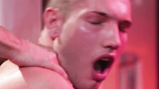 Horny Hottie Hunter Smith Riding A Monster-Sized Dick In Hardcore Action