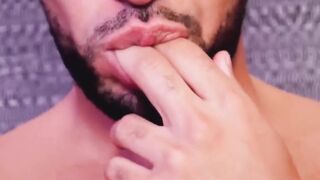 Hot Blonde Babe Finger-Fucks Herself to Orgasm on Cam