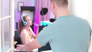 Live Stream Surprise! Roommate's Dick Sucks My Face - MissSnowCam