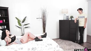 Big Boobed 18 yo stepsister Payton Preslee crashed at bro’s place