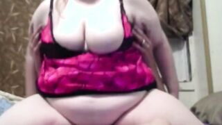 Thick Milf Put It Into Her Booty & Riding It Deep