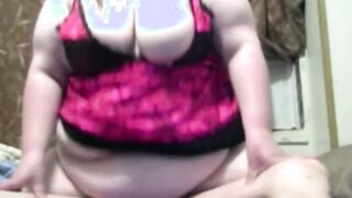 Thick Milf Put It Into Her Booty & Riding It Deep