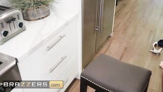 Brazzers - Rachel Starr will let Sean Lawless Nailed her only if he Helps her Shoot her Cooking Performance