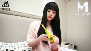 [Domestic] Madou Media Works/MMZ006 Brothers and Sisters Banana Talk two-Usage of Cucumber 001/ See for free