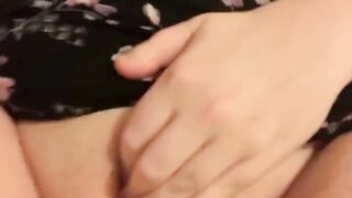 YOUNGENGLISHBBW SPREADING MY CUNT RUBBING CLITORIS SEX TOY SOLO