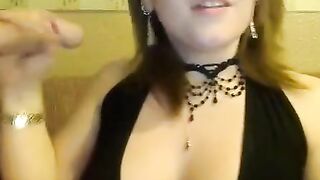 Smokin' HOT Brunette Babe Loves to Give Head in HD