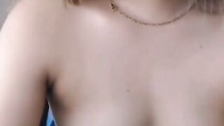Filipino-Beauty Gal Pal Explores Her Sexuality