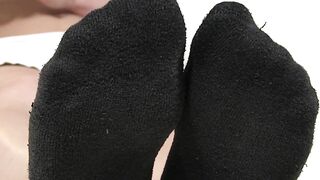 Foot Fetish Hottie - Close-up Footjob with Toe Licking Action