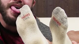 Tattooed Hunk's Intense Orgasm from Toe Sucking Domination