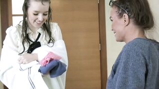 Petite Cutie Sharing Pussies With Milf - Older Woman Teaches women