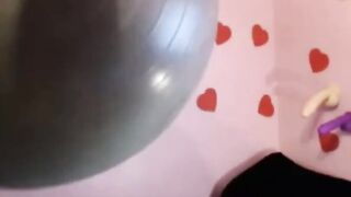 Curvy Chubby Girl's Ass Shaking Ride on Dildo