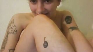 Bubble Butt MILF Swinger's Daughter Fucks Neighbor