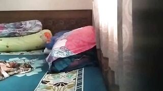 Indian Desi Girl's Hot Dance Off - Bollywood Style