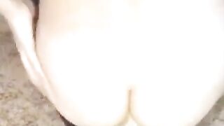 Fisting Fun with a Kinky MILF on Webcam