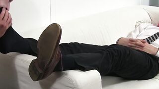 Foot Worship - Handsome Guy Gets Footjob And Toe Suck From Hot Masseuse