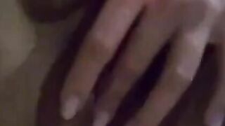 Hot Bombshell Livesex - Masturbating WebCam Girl Fucks Herself Live On Cam