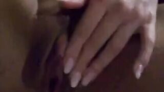 Hot Bombshell Livesex - Masturbating WebCam Girl Fucks Herself Live On Cam