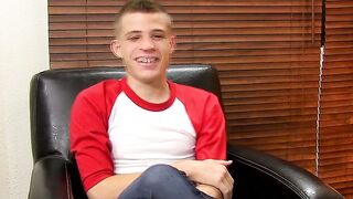 Muscular Hunk's Solo Stroke Session After Interview