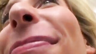Deutschland-Amateure: Mature Blonde Sucks & Fucked Hard