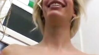 Deutschland-Amateure: Mature Blonde Sucks & Fucked Hard