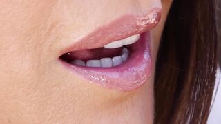 Poolside Point-Of View Sex Adventure With Hot MILF Shaye Smalls