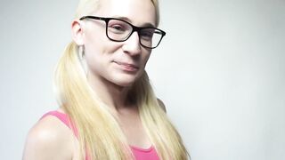 Glasses-Wearing Busty Shemale Masturabtes Before Bedtime