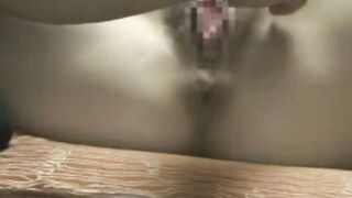 テーブルの上でオマンコ広げて玩具責め 蒼葉ゆめ