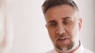 Housewifes Hot Affair - Creamped By A Huge Dick