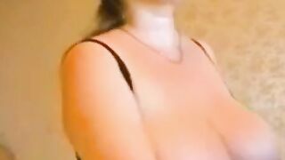 MILF webcam model shares her big boob secrets in this exclusive tutorial