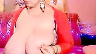 Big-Titted Webcam Girl Goes Viral