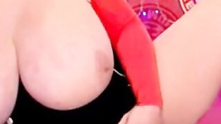 Big-Titted Webcam Girl Goes Viral