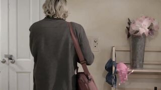 Anal Extraction - Stuck Toy Removal with Anal Sex Therapy Experts