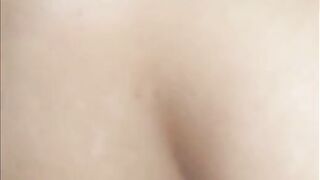 Wendy, una dominicana con grandes tetas naturales se masturba