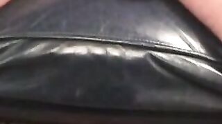Amateur works fat curved cock till explosion
