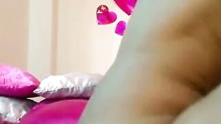 Latina Girl Toys Her Pussy on Webcam