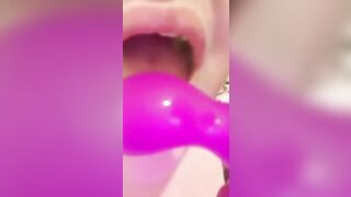 YoungEnglishBBW – Squeezing My Tits Sucking Off My Sex Toy