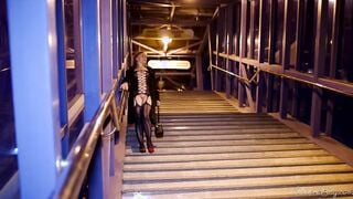 Outside flashing into the tranport