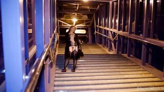 Outside flashing into the tranport