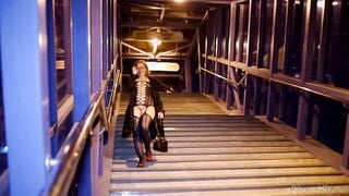 Outside flashing into the tranport