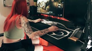 He ate my vagina while I was gaming