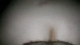 Svensk farmor-amatör tar det doggy Style