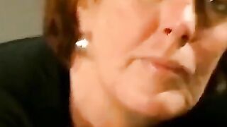 Den rödhåriga svenska porrstjärnan Anna-Lena får en ansiktsbehandling