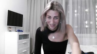 Rihannarossy – fully nude titted, booty and cunt performance
